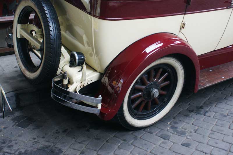 Samochód osobowy Chrysler Model F58 z 1926 Zabytki